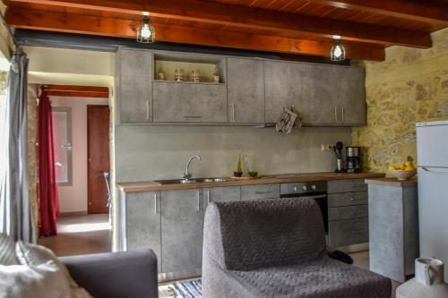 Maria's cottage house in Episkopi