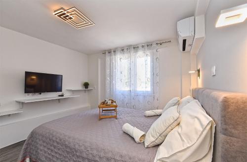 Double room with pool 2261 - Medulin