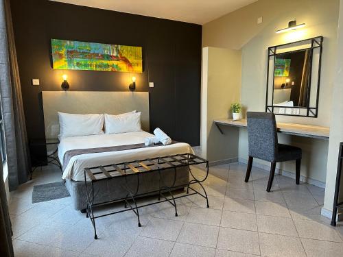 Standard Double Room image 6