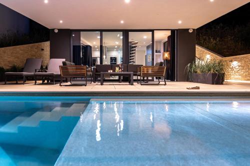 Villa Infinity - Luxurious seaview Villa with enchanting Pool - Accommodation - Kali