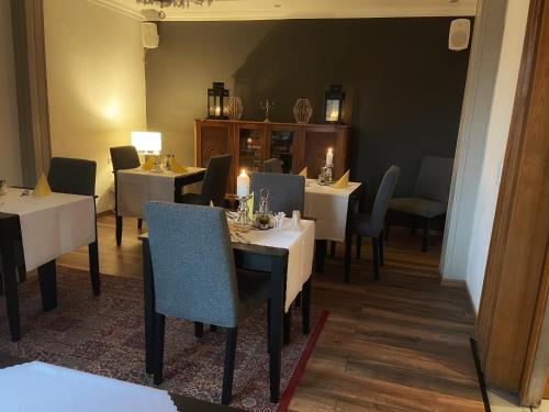 Restoran, Riverside Inn in Liepe