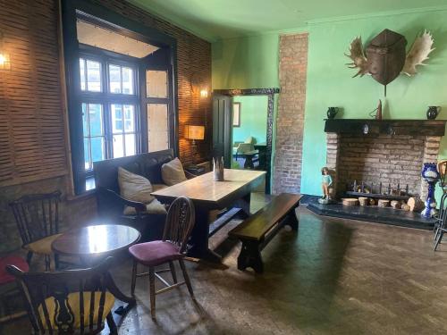 Ruthin Castle Hotel and Spa - image 5