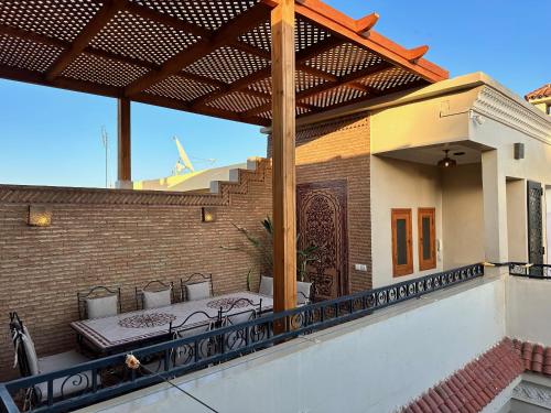 Riad Shajara - Tap to explore photos