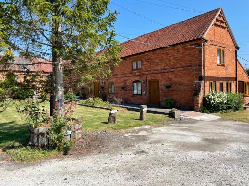 Irelands Farm Cottages