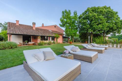 Cà Uvenere, Modern Farmhouse with Pool