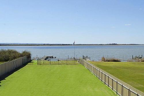 Hindmarsh Hideaway- Waterfront pet friendly NBN Private jetty