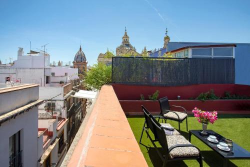 Duplex Four-Bedroom Apartment with Terrace image 4