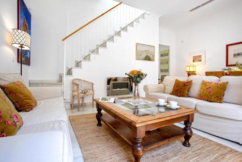 Duplex Four-Bedroom Apartment with Terrace image 3