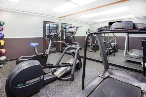 Days Inn by Wyndham Livonia Canton Detroit in Livonia, USA