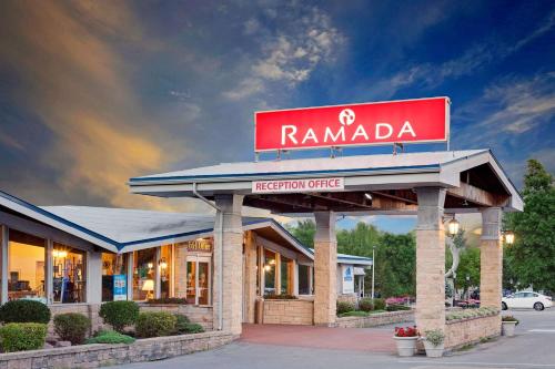 Ramada by Wyndham Gananoque Provincial Inn - Hotel - Gananoque