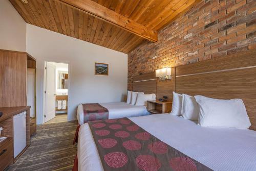 Ramada by Wyndham Gananoque Provincial Inn