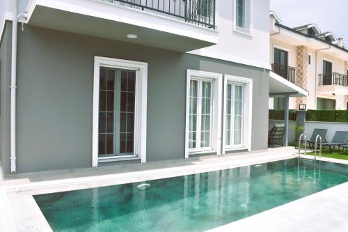 Dalyan Central 4 Bedroom Ensuite Private Villa with Swimming Pool - Accommodation - Dalyan