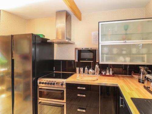 Exterior view, Swallow Lodge in Broomhill