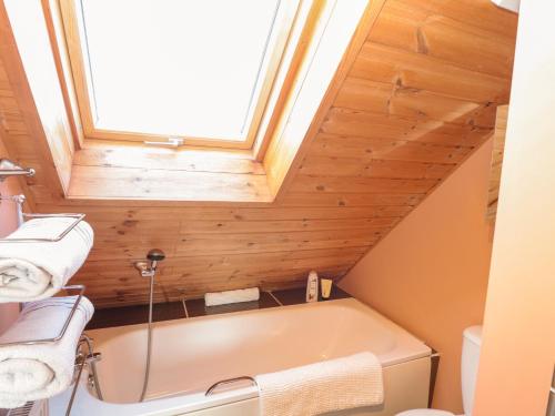 Exterior view, Swallow Lodge in Broomhill