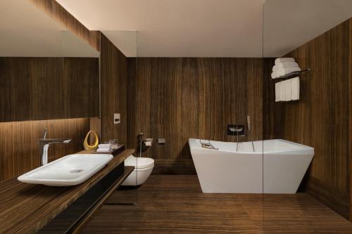 Courtyard by Marriott Mumbai International Airport, Bombay (foto 9)