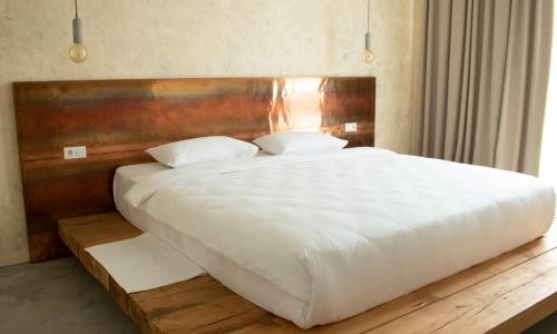 3 bedrooms, 4 beds