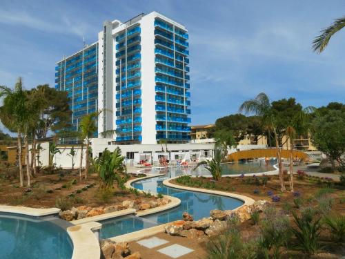 room detail thumbnail 2