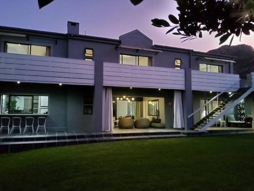 House Cooper (Entire House), Montagu