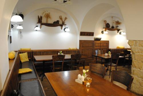 Restorāns, Penzion na Fare in Dubenec