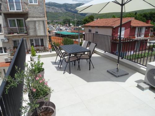 Modern Small House with a Terrace, Split (fotografie 4)