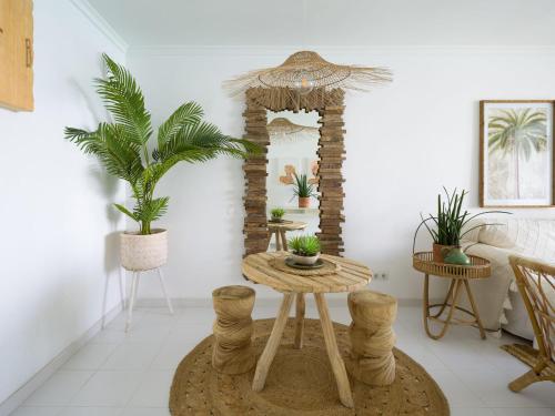 Seaside Apt with Sunset Views and Fast Wifi Seaside Apt with Sunset Views and Fast Wifi