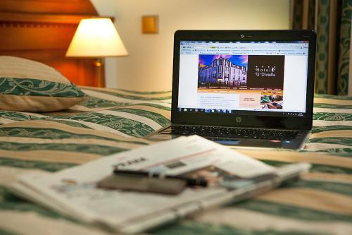Hotel U Divadla - Czech Leading Hotels - image 12