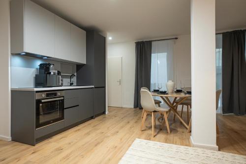 Central 2-room apartment with a terrace