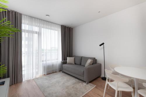 Brand New and Modern 1BDR Apartment Brand New and Modern 1BDR Apartment