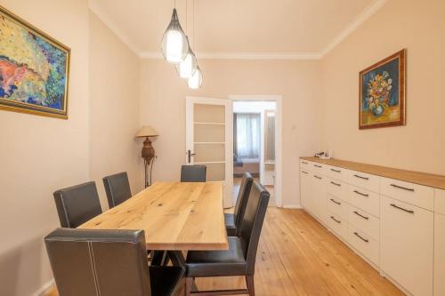 Gorgeous 2 BDRM fully equipped flat, TOP location, Sofia (photo 2)