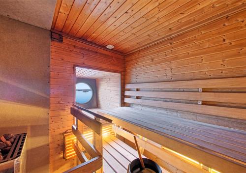 Faciliteiten, Viking Line ferry Viking Cinderella - One-way journey from Helsinki to Stockholm near Kaivopuisto