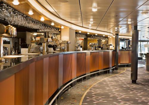 Eten en drinken, Viking Line ferry Viking Cinderella - One-way journey from Helsinki to Stockholm near Kaivopuisto