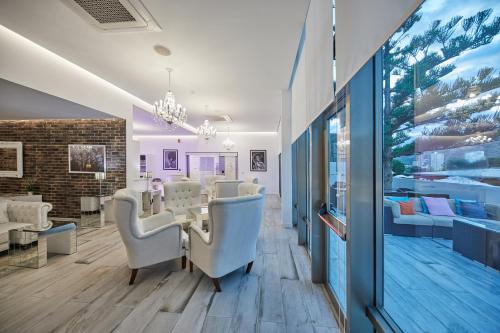 Sandos Benidorm Suites - image 13