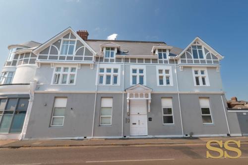 Exterior view, The Hideaway - 1 MINUTE FROM 02 ACADEMY - FREE PARKING - 5 MINUTES FROM THE BEACH - FAST WI-FI - SMA in Bournemouth