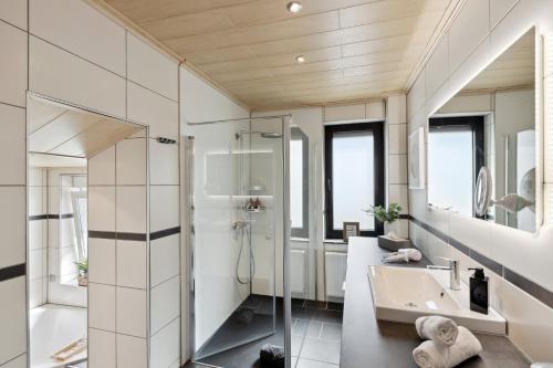 AT WEINMEISTER - Großzügigkeit & Ruhe