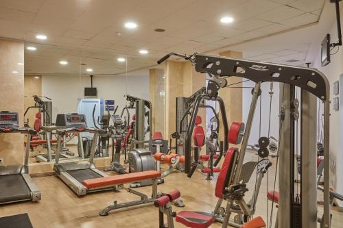 Sandos Benidorm Suites - image 11