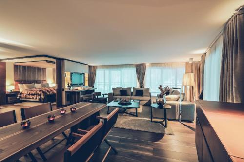 Deluxe Suite (Penthouse)
