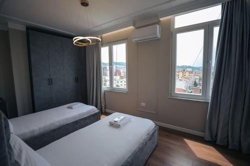 Miku Apartment-Upscale 2BDR Apartment With a Spectacular View, Tirana (photo 5)