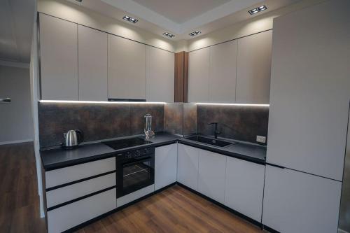Miku Apartment-Upscale 2BDR Apartment With a Spectacular View, Tirana (photo 7)