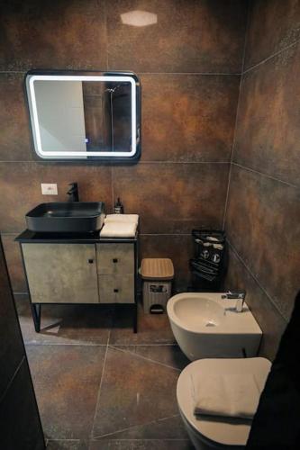 Miku Apartment-Upscale 2BDR Apartment With a Spectacular View, Tirana (photo 9)