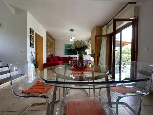 Villa Queen - Stunning 4-Bedroom Maisonette in Fourka, Kassandra, Greece