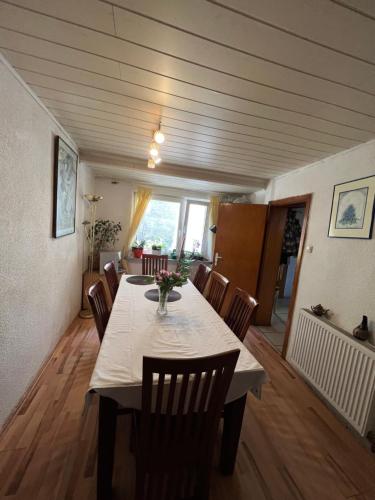 Létesítmények, Gästehaus Linden -Zweibettzimmer (Gastehaus Linden -Zweibettzimmer) in Linden