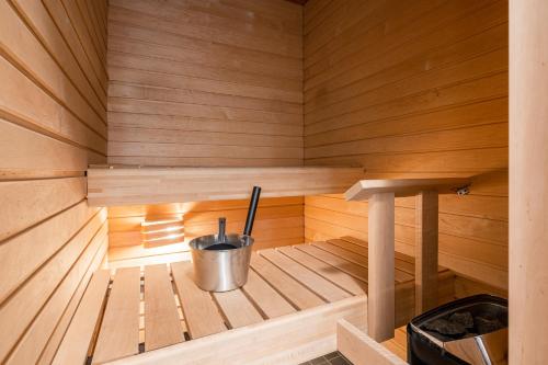 2ndhomes Tampere "Ruuskanen" Apartment - 3 Bedrooms, Best Location & Sauna