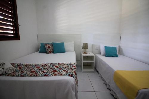 1 double bed, 2 twin beds