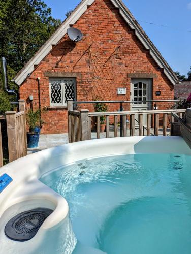 The Coach House Apartment at Cefn Tilla Court, Usk