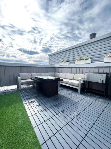 Fishtown Estate ~ Theatre Room ~ Rooftop Terrace in Philadelphia, USA