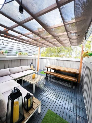 Fishtown Estate ~ Theatre Room ~ Rooftop Terrace in Philadelphia, USA