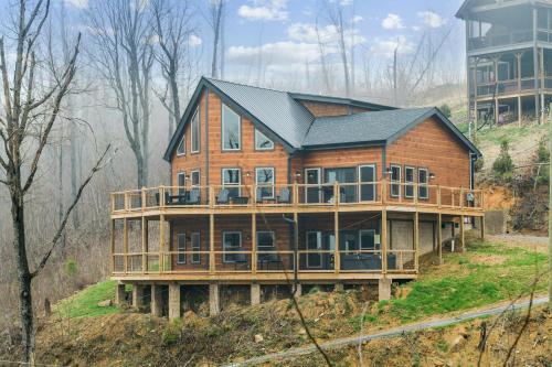 Stacked Deck cabin