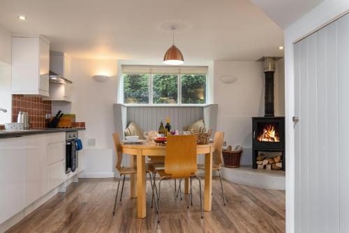 Konyha, Cefn Ceiriog in Glyn Ceiriog