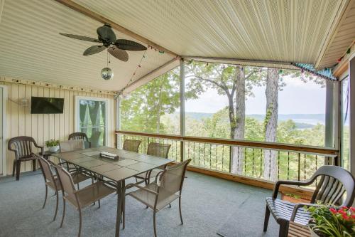 Bright Byrdstown Home with Views of Dale Hollow Lake