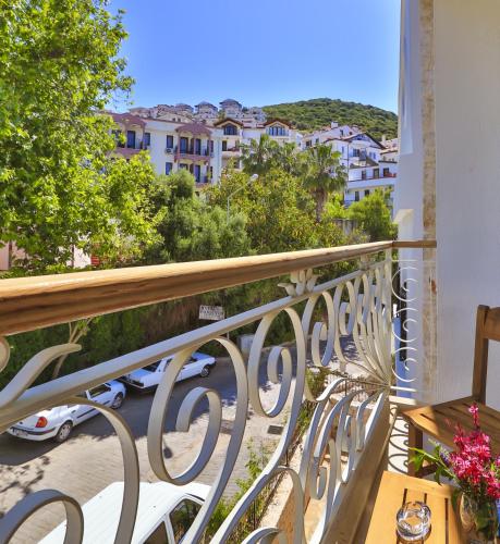 Deluxe Double Room with Balcony image 7